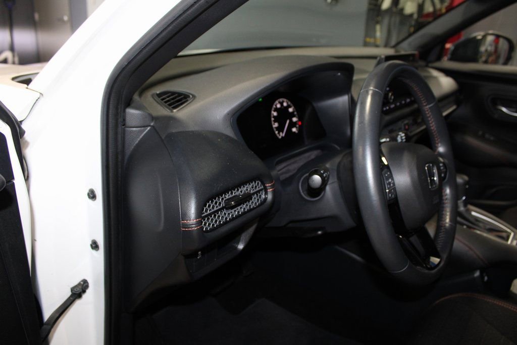 Used 2023 Honda HR-V Sport image 11