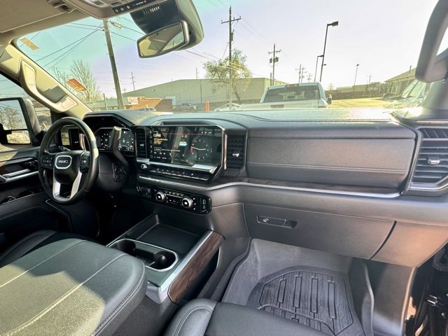 Used 2025 GMC Sierra 3500 SLT w/ SLT Convenience Package image 14