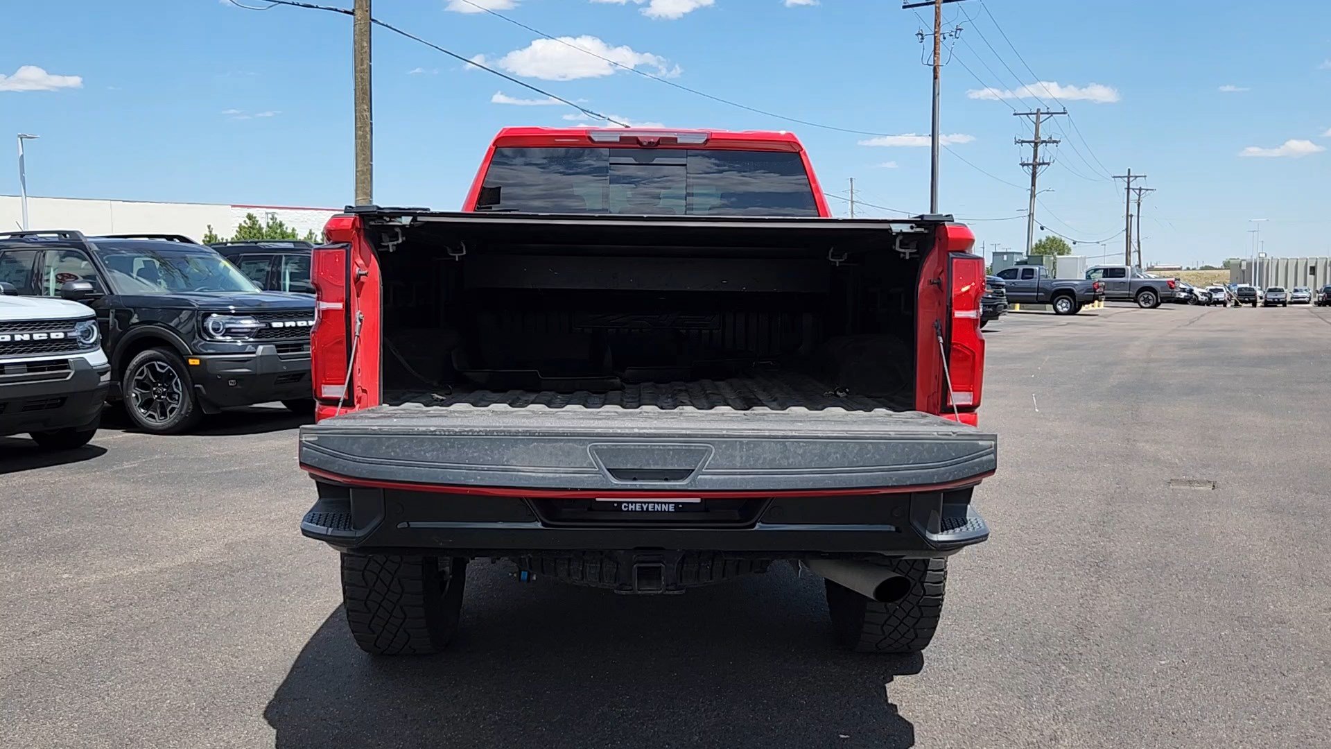Used 2024 Chevrolet Silverado 2500 ZR2 w/ Technology Package AWD/4WD image 18