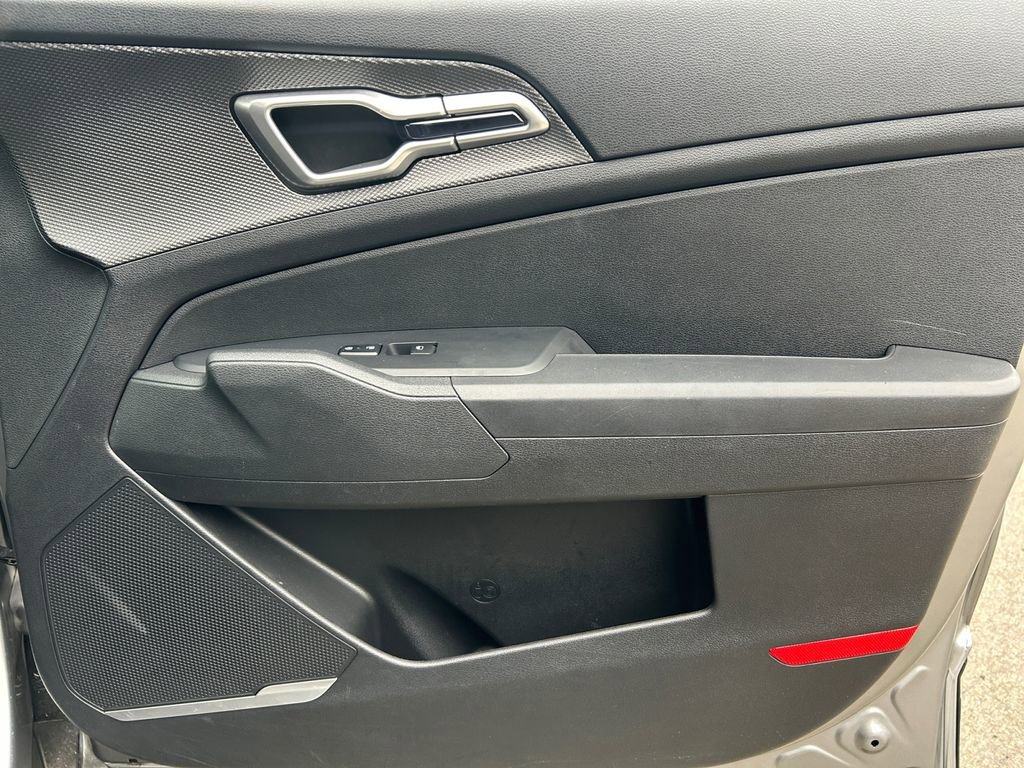 Used 2023 Kia Sportage LX image 25