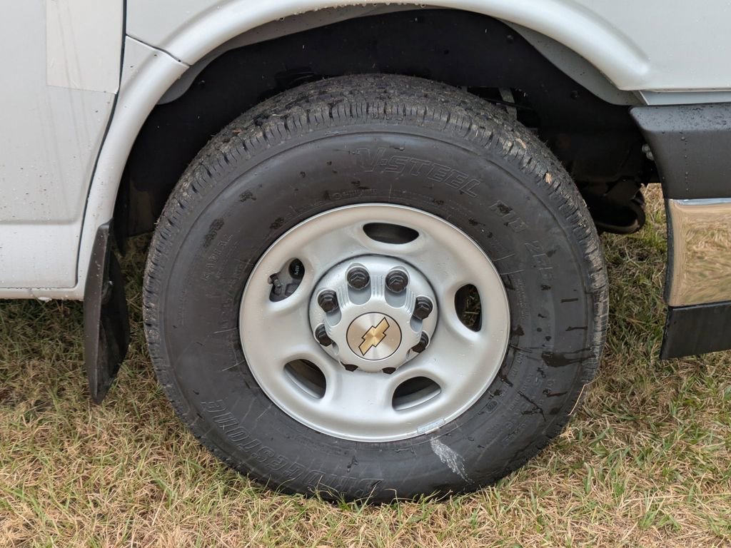 New 2025 Chevrolet Express 2500 Work Van 3D Extended Cargo Van w/ Driver Convenience Package image 13