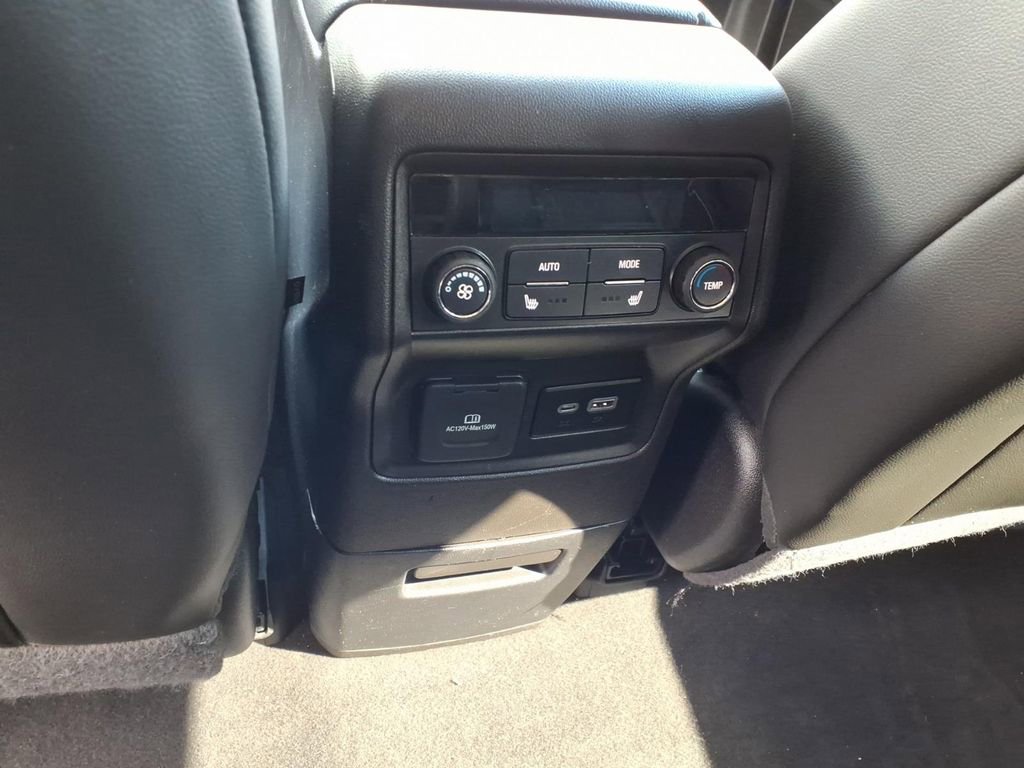 Used 2023 GMC Acadia Denali w/ Denali Ultimate Package image 8