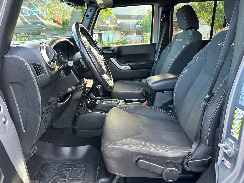 Used 2018 Jeep Wrangler Unlimited Sahara w/ Connectivity Group image 20