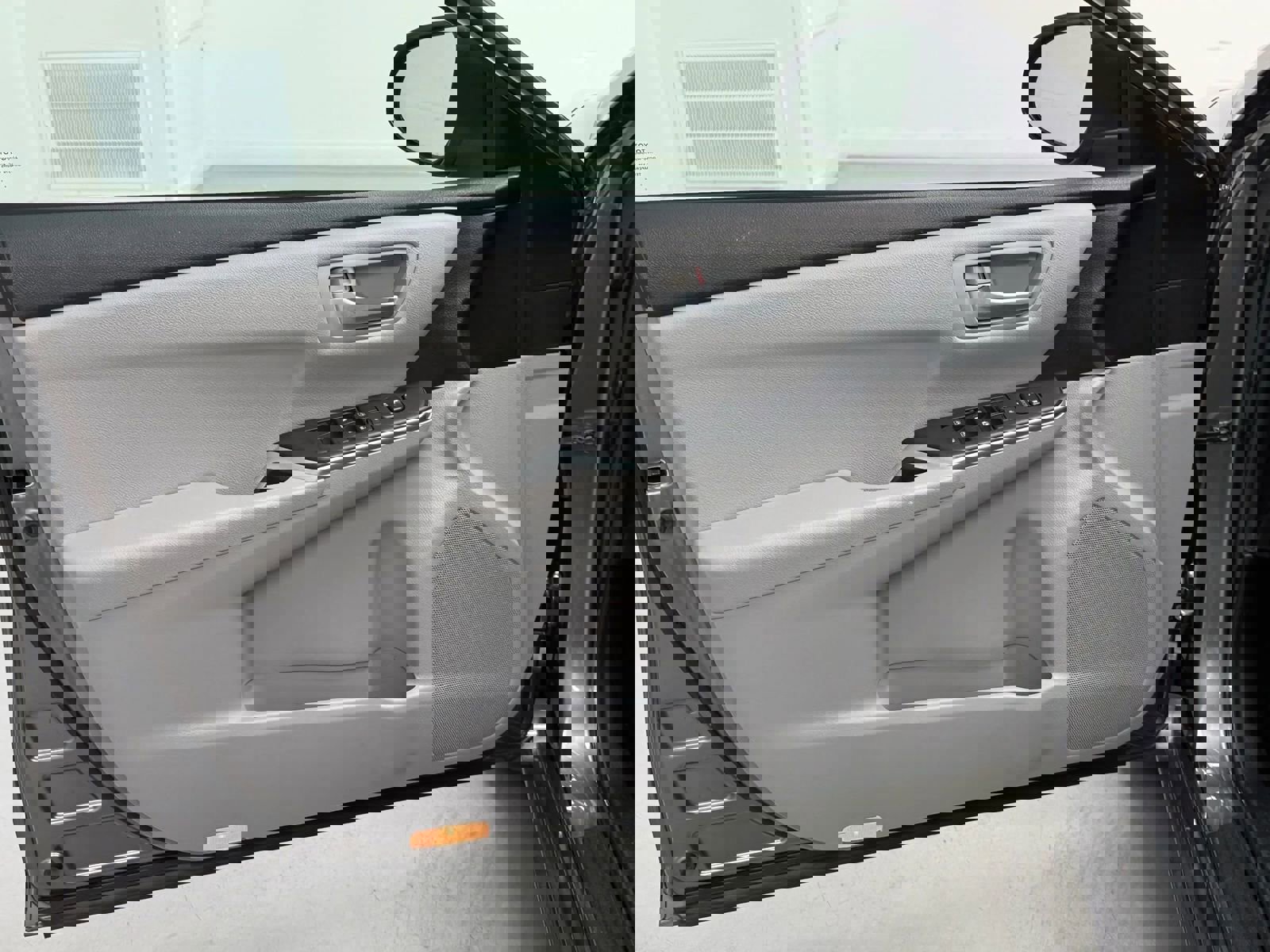 Used 2016 Toyota Camry SE image 25