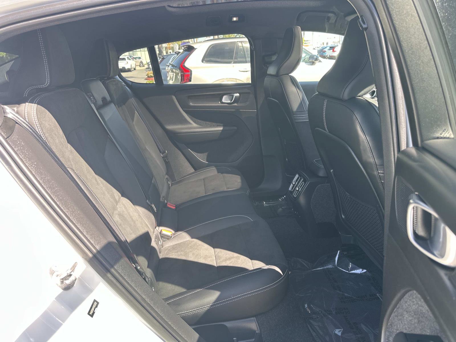 Certified 2023 Volvo C40 P8 Recharge Ultimate image 24