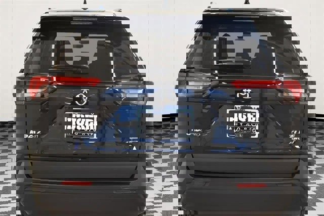 Used 2025 Toyota RAV4 XLE image 11