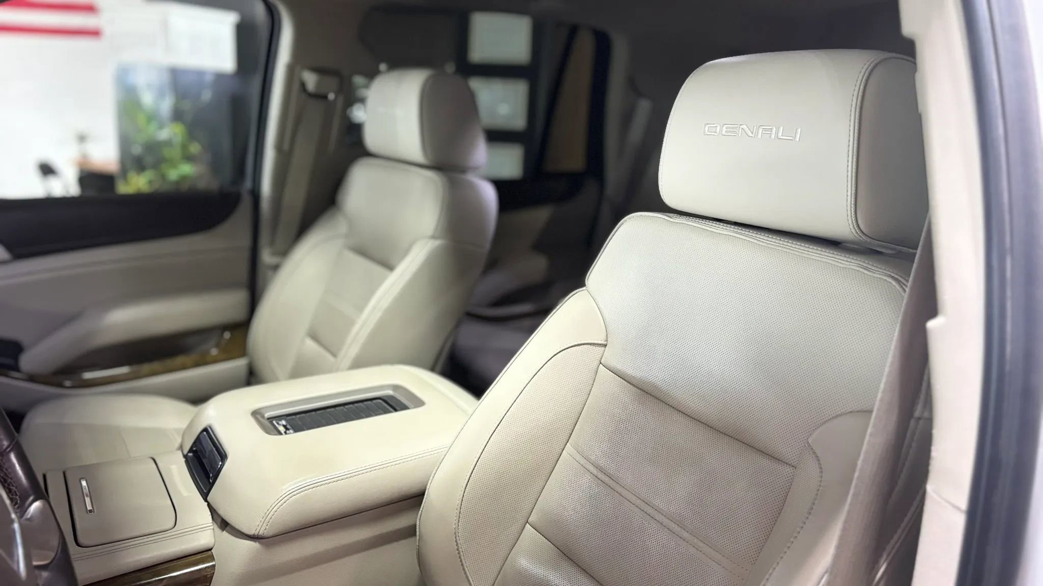 Used 2016 GMC Yukon Denali w/ Open Road Package image 7