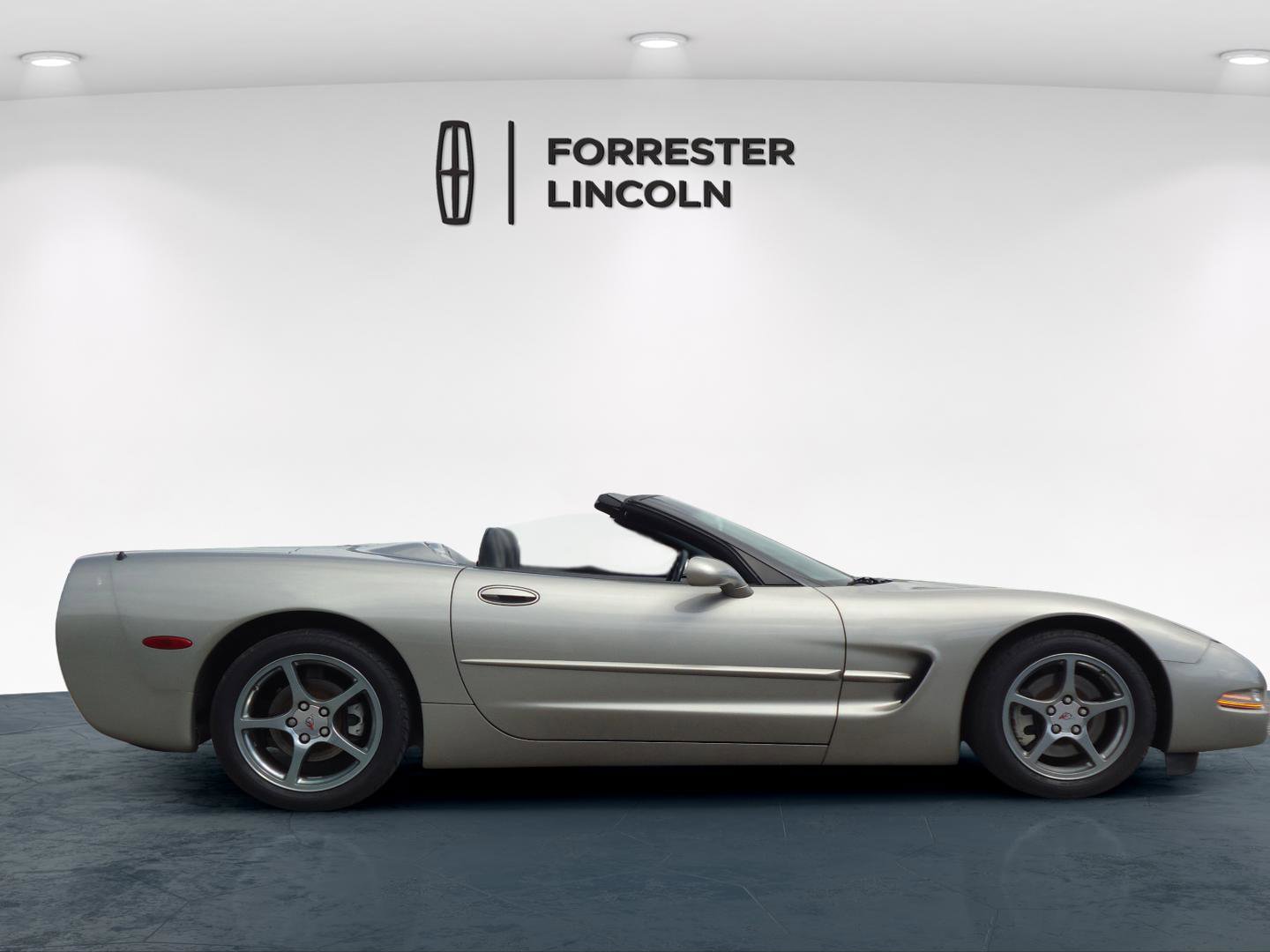 Used 2001 Chevrolet Corvette Convertible w/ Preferred Equipment Group2 image 2