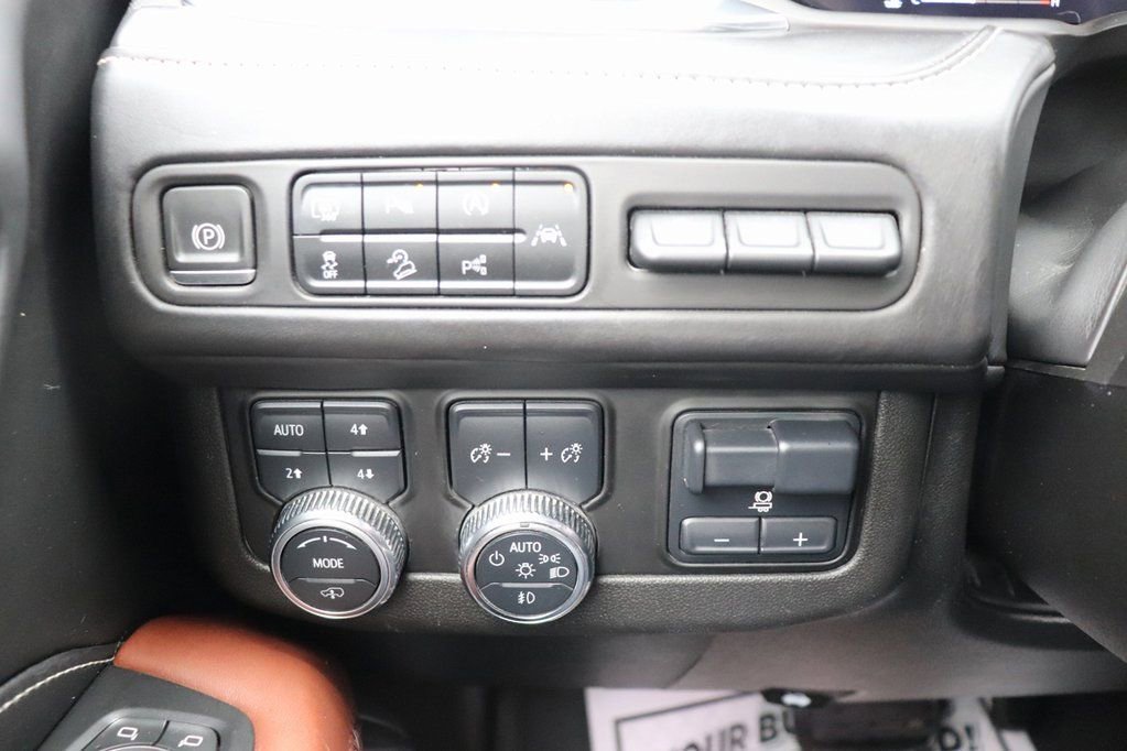 Used 2023 GMC Yukon XL Denali Ultimate image 35