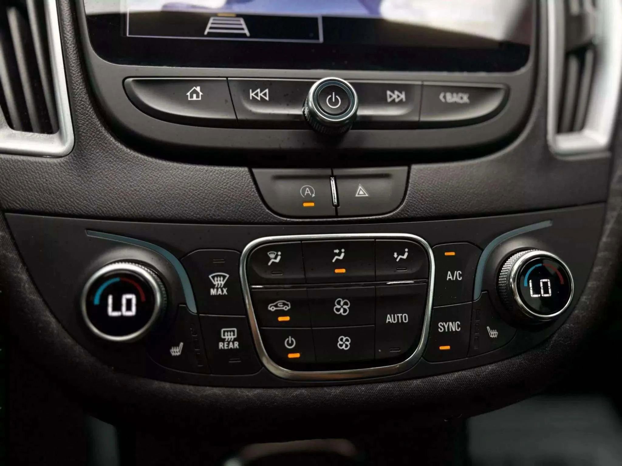 Used 2023 Chevrolet Malibu LT image 25