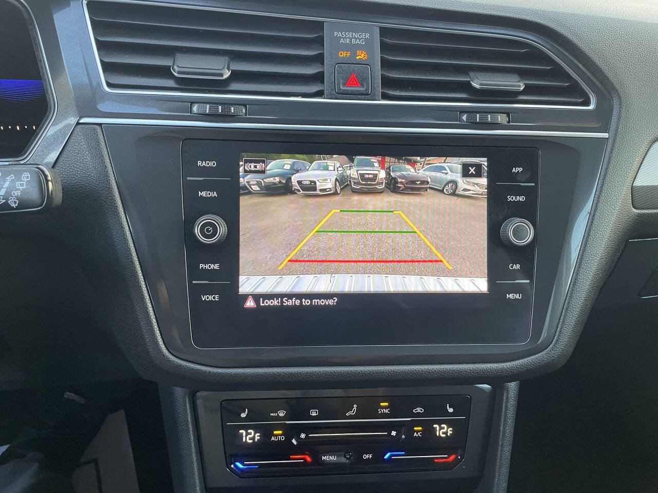 Used 2022 Volkswagen Tiguan SE AWD/4WD image 29