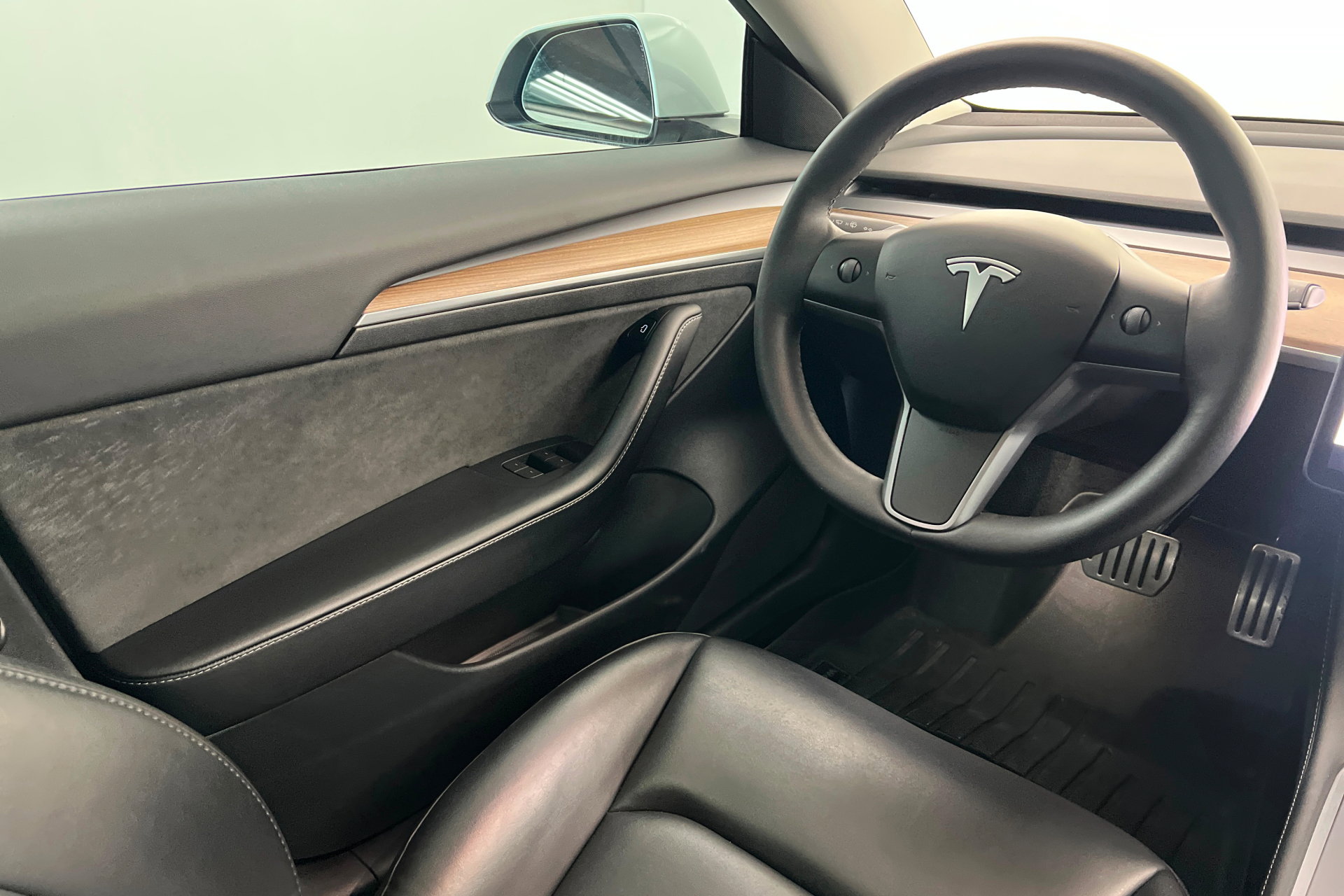 Used 2023 Tesla Model 3 Performance image 12