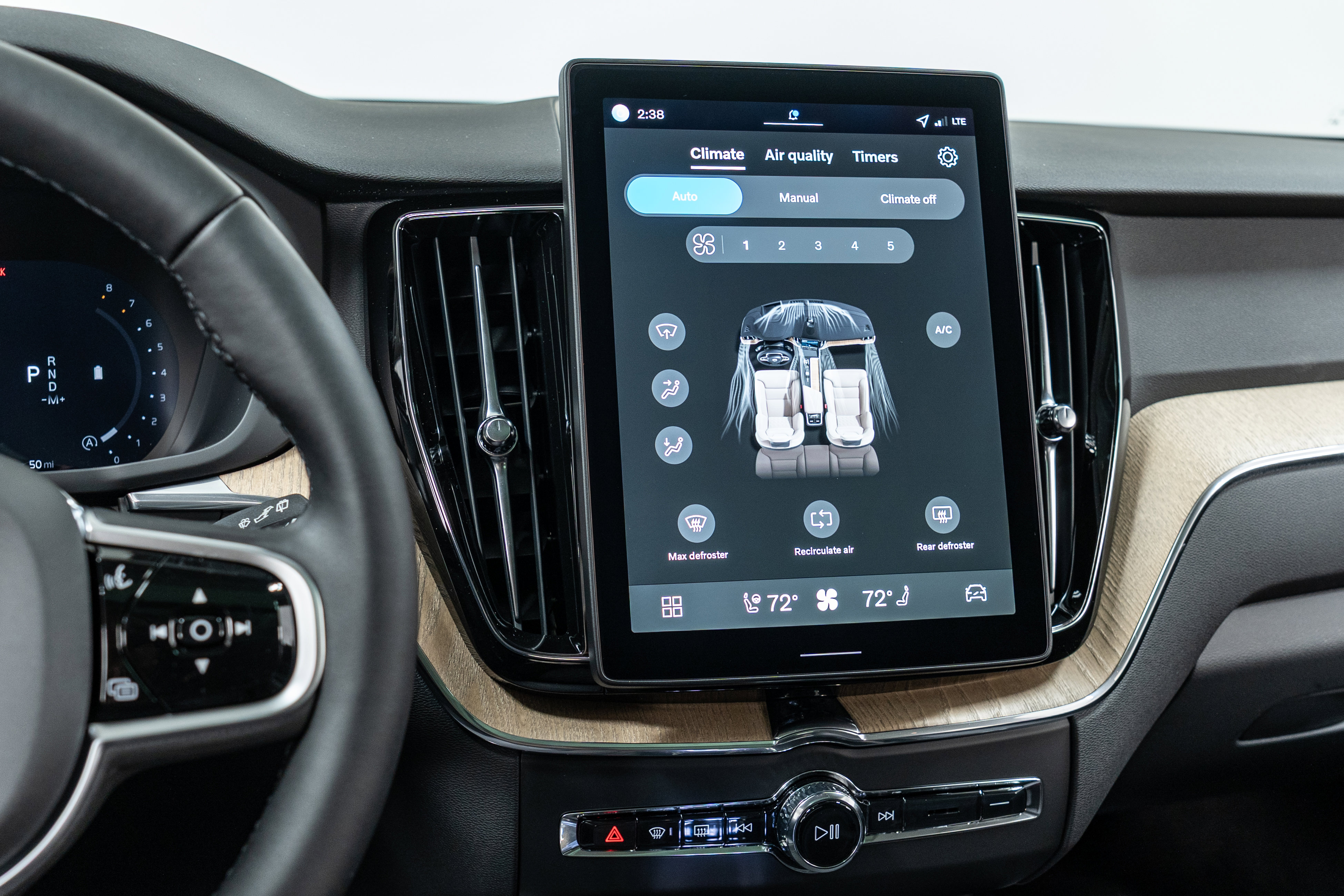 New 2026 Volvo XC60 B5 Plus w/ Climate Package image 19