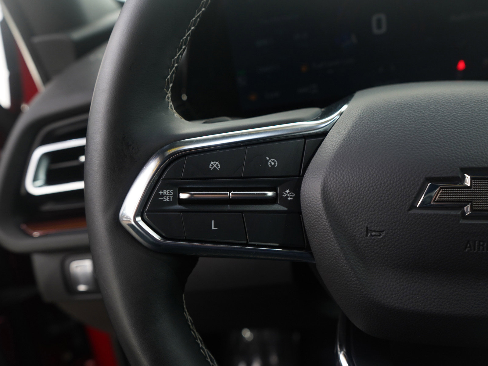 Used 2024 Chevrolet Traverse Z71 image 17