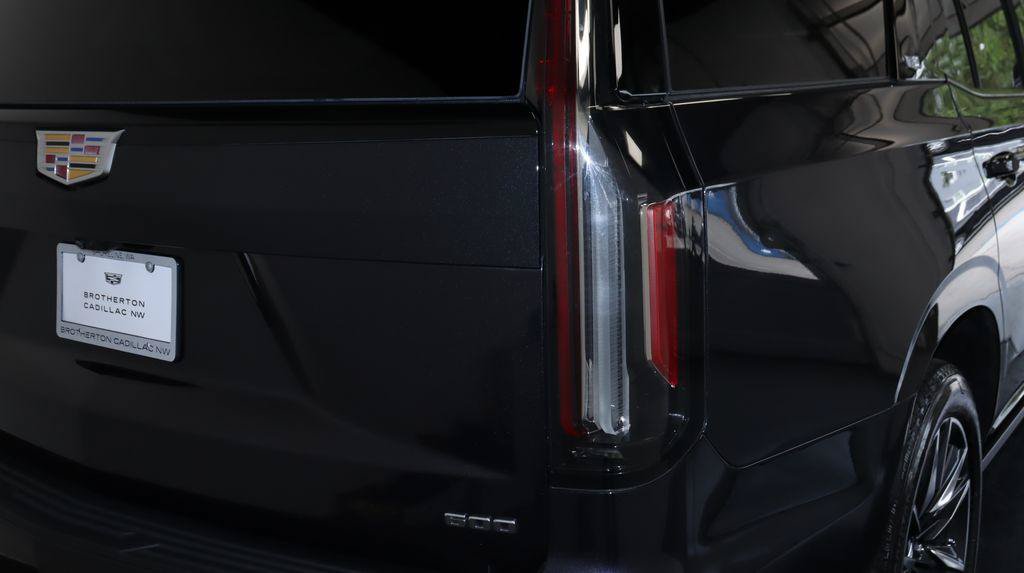 Used 2024 Cadillac Escalade Sport Platinum w/ Heavy-Duty Trailer Package AWD/4WD image 14