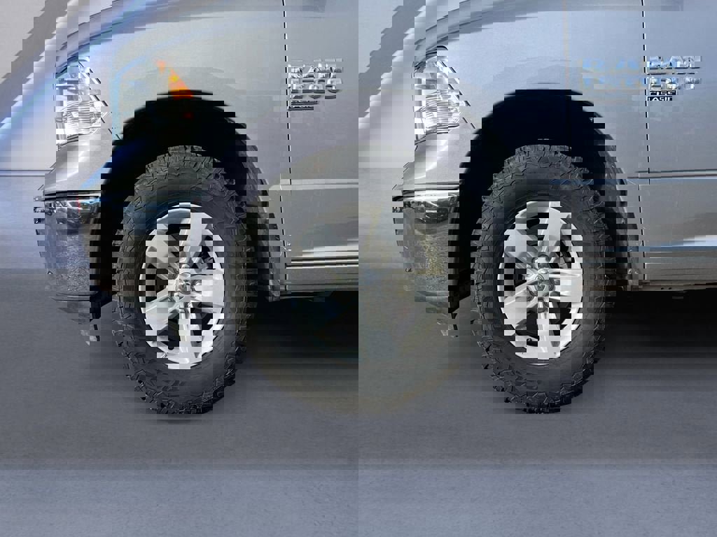 Used 2024 RAM 1500 Classic SLT image 14