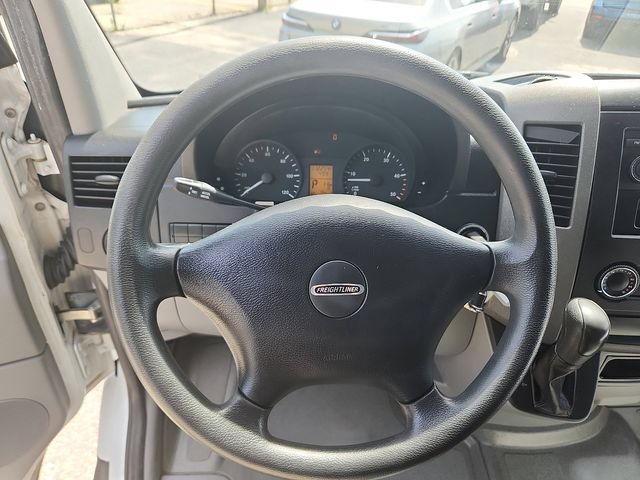 Used 2012 Freightliner Sprinter 2500 RWD image 10