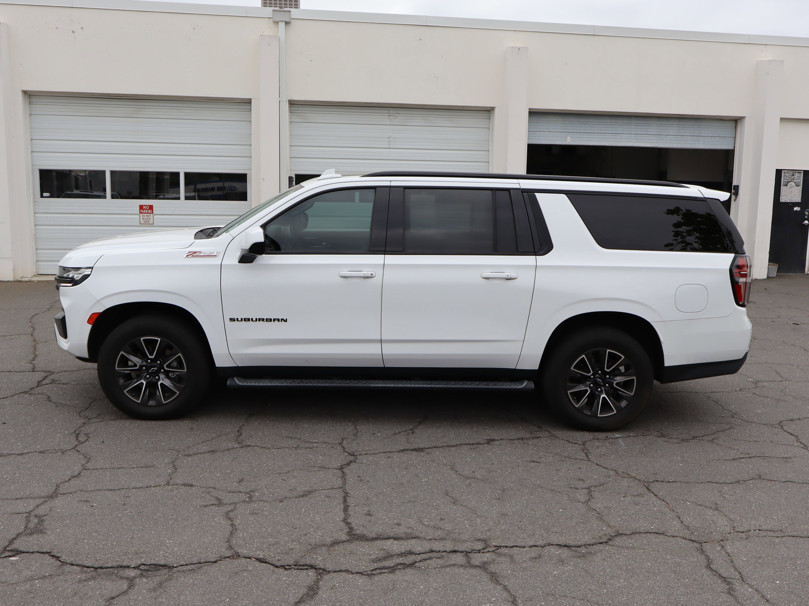 Used 2021 Chevrolet Suburban Z71 w/ Rear Media and Nav Package AWD/4WD image 18