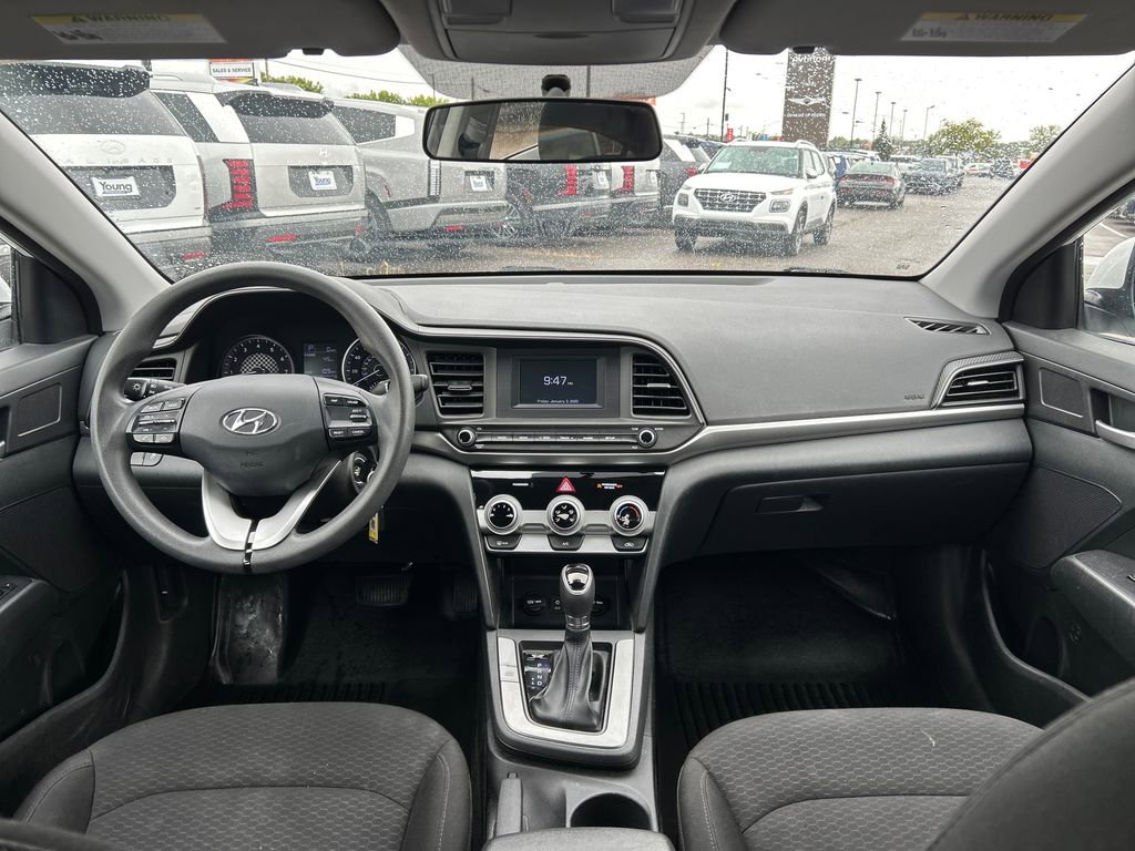 Used 2019 Hyundai Elantra SE w/ Cargo Package FWD image 11