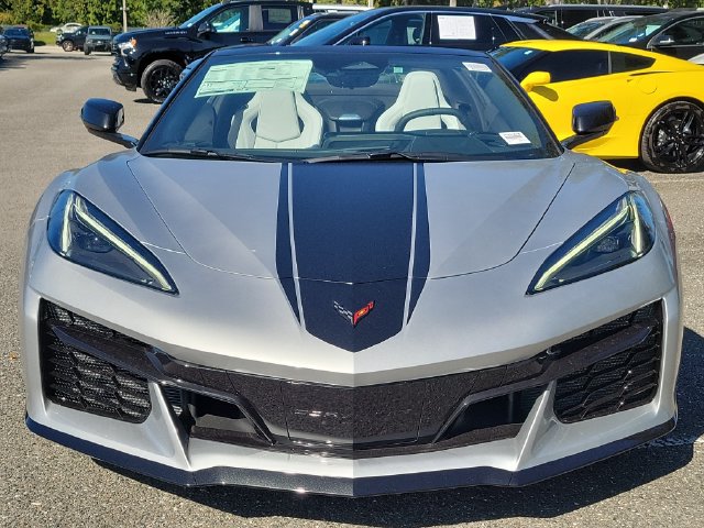 New 2027 Chevrolet Corvette Grand Sport w/ Z52 Sport Performance Package RWD image 9