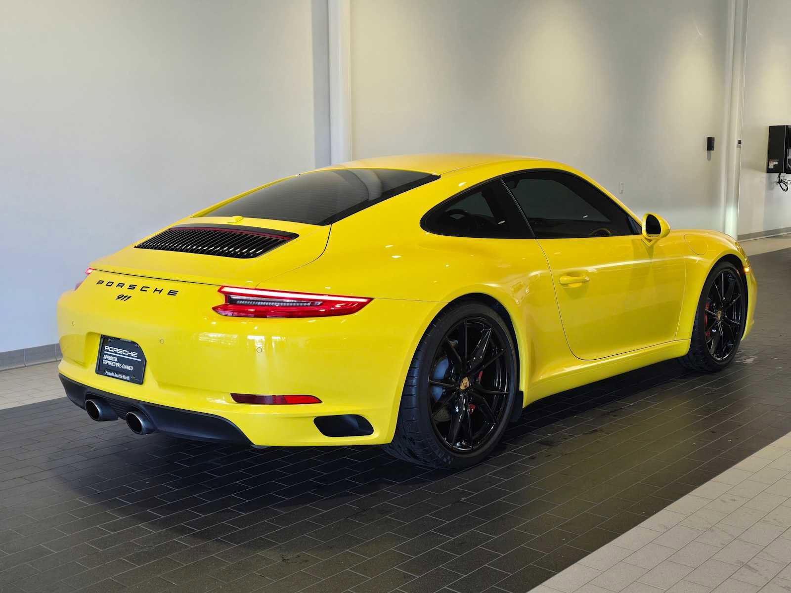 Used 2017 Porsche 911 Carrera S image 7