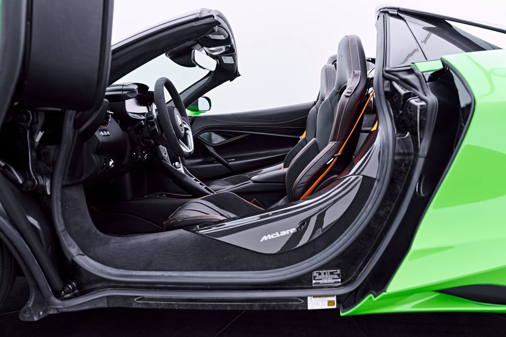 Used 2025 McLaren 750S Spider RWD image 60