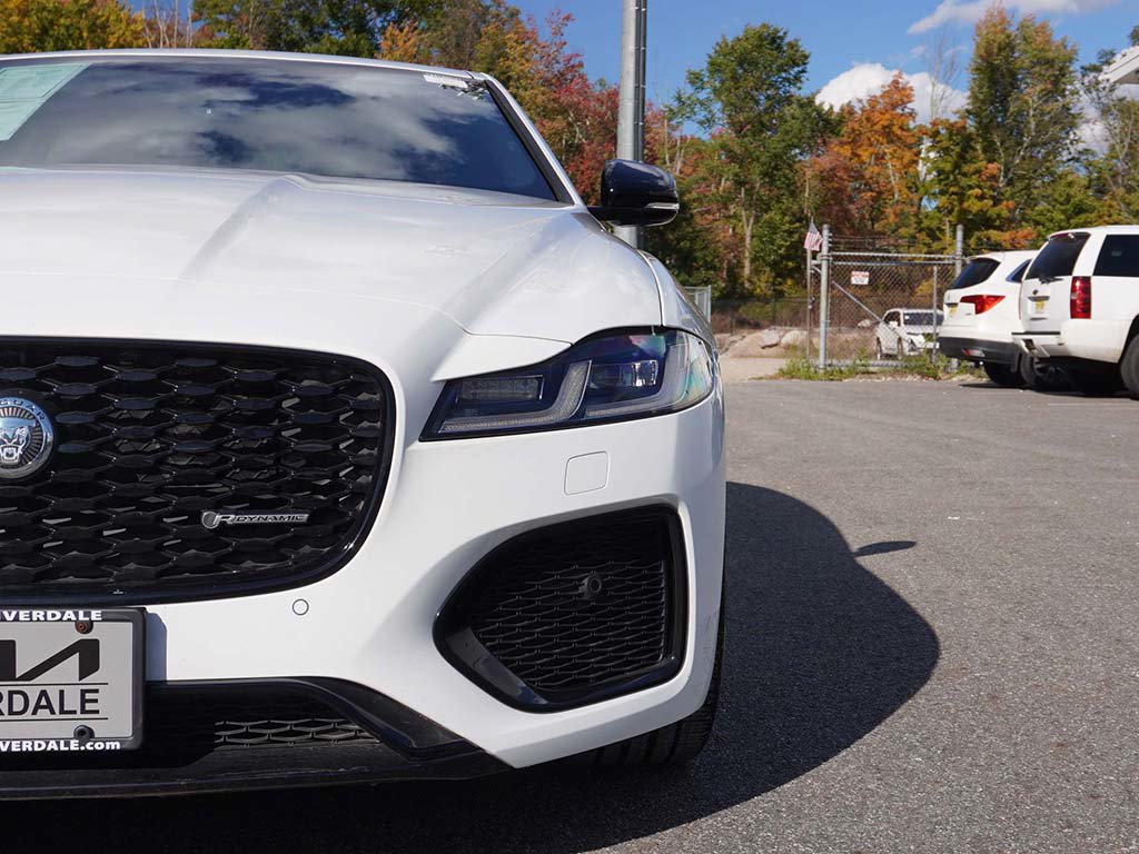 Used 2024 Jaguar XF R-Dynamic SE RWD image 16