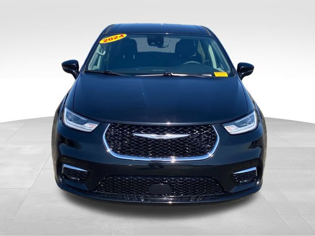 Used 2024 Chrysler Pacifica Touring-L FWD video 2