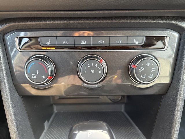 Used 2024 Volkswagen Tiguan SE image 32