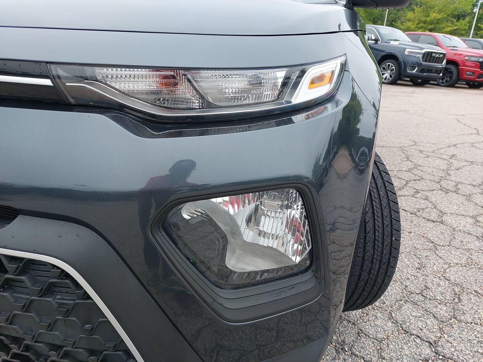Used 2020 Kia Soul LX FWD image 31