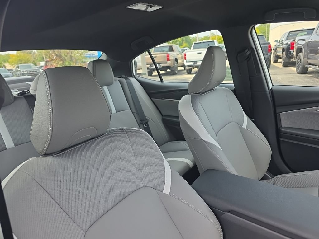 New 2026 Toyota Camry SE FWD image 9