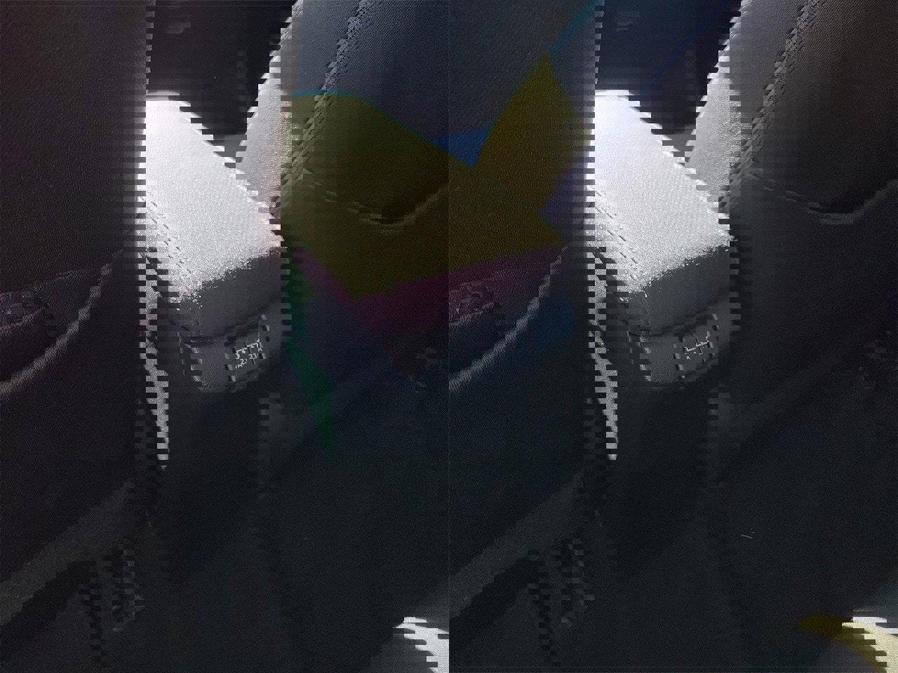 Used 2020 Toyota Prius LE w/ Carpet Mat Package image 11