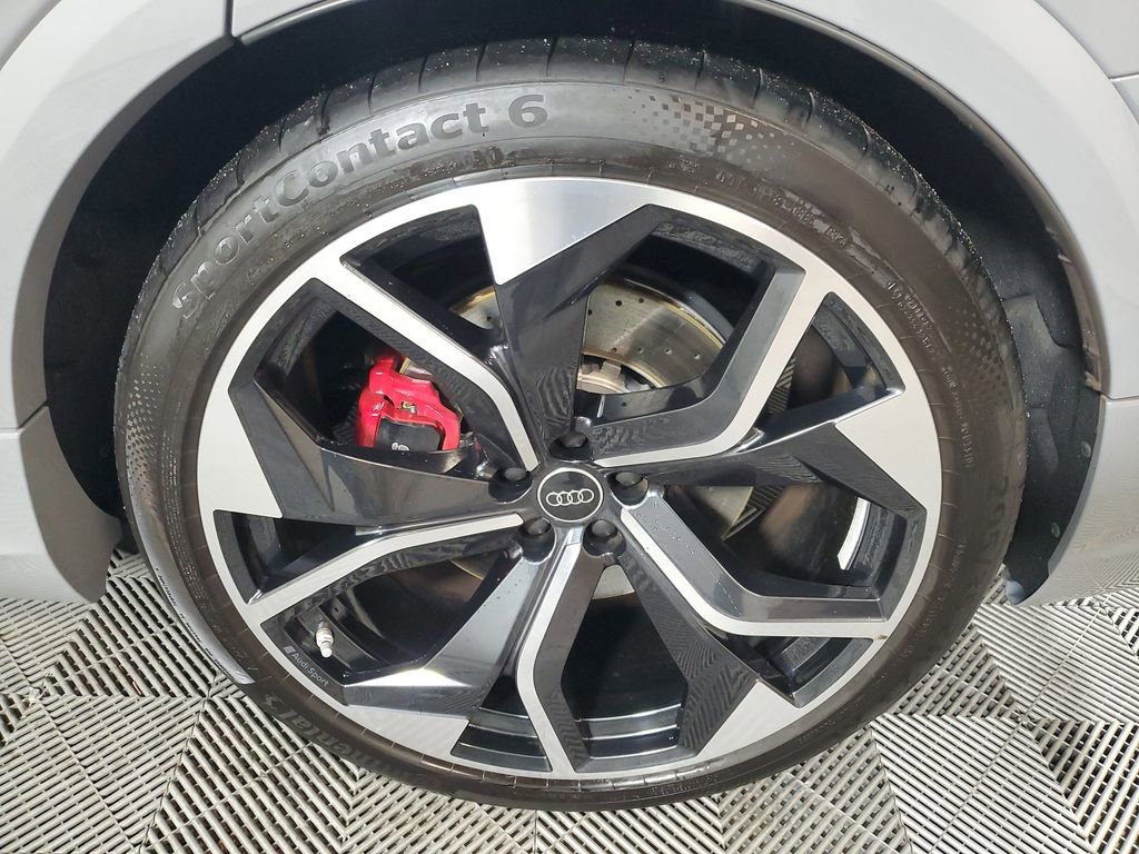 Used 2024 Audi RS Q8 w/ Black Optic Package image 10