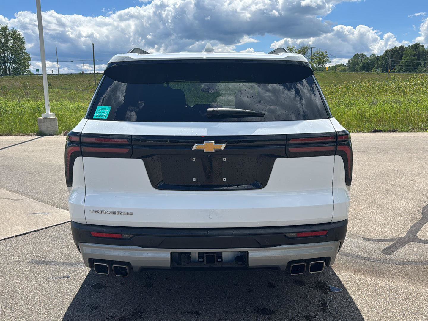 Used 2025 Chevrolet Traverse LT FWD image 4