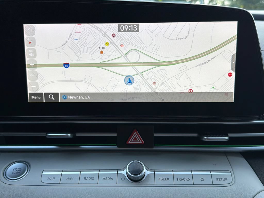Used 2023 Hyundai Elantra Limited FWD image 28