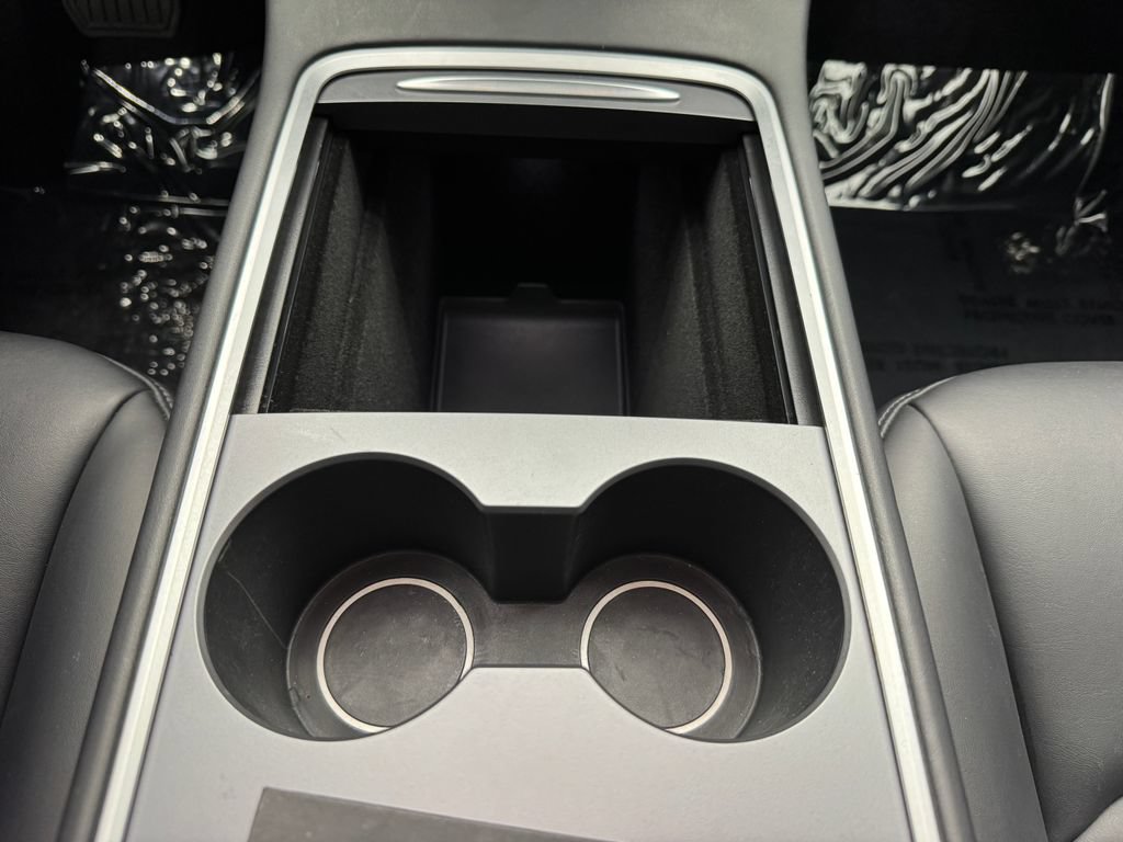 Used 2022 Tesla Model Y Long Range AWD/4WD image 19