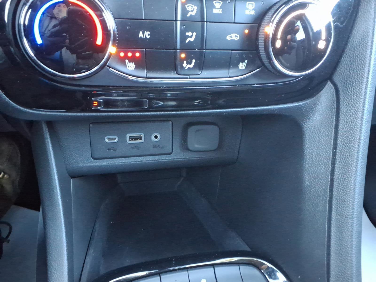 Certified 2022 Buick Encore GX Preferred w/ Cold Weather Comfort Package image 21