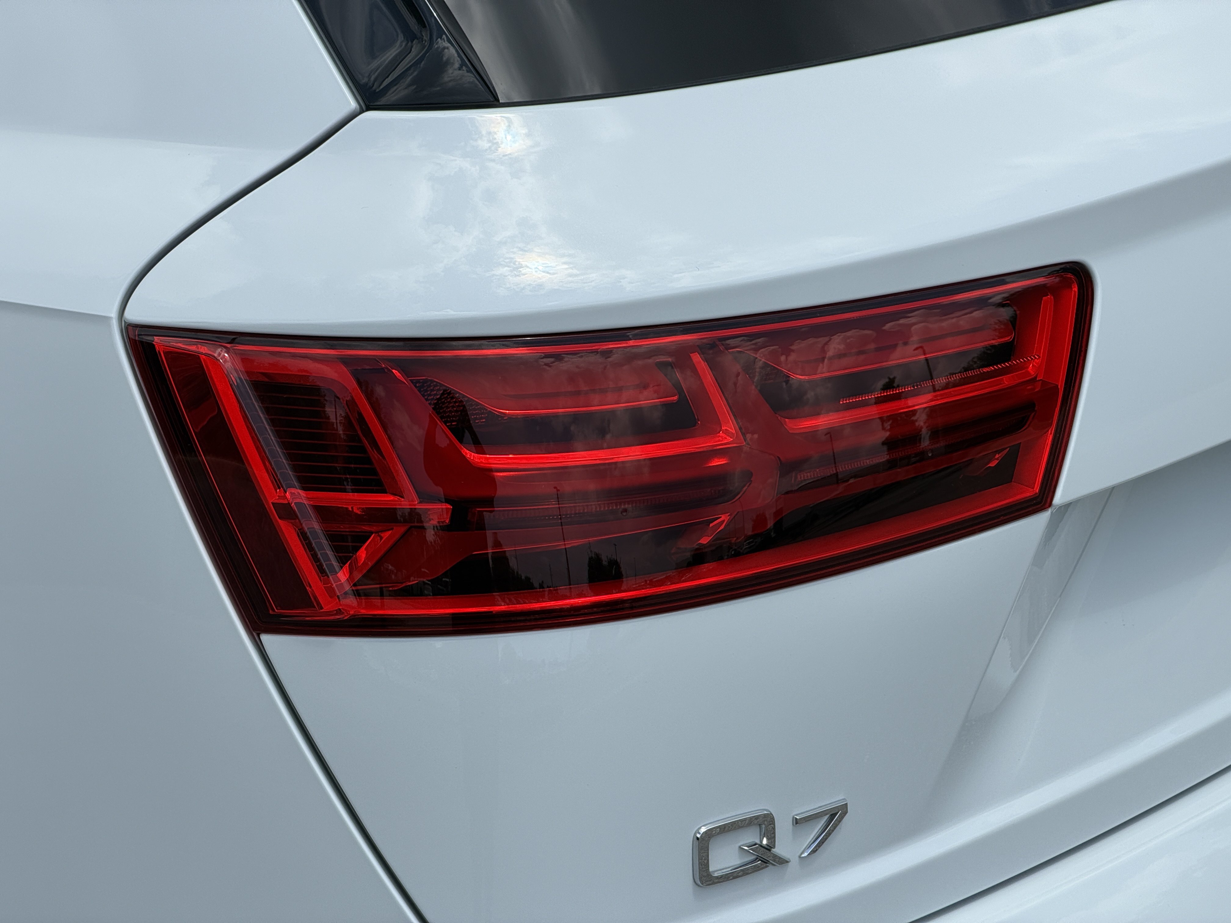 Used 2018 Audi Q7 3.0T Prestige AWD/4WD image 10