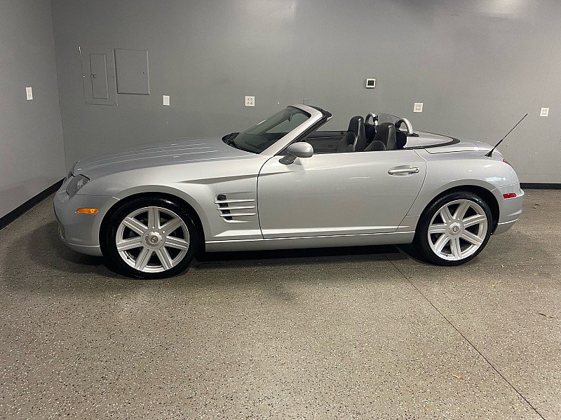 Used 2007 Chrysler Crossfire Limited image 14