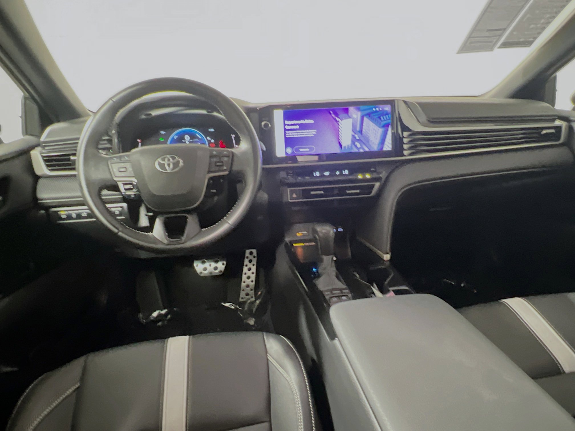 Used 2025 Toyota Camry SE w/ Multimedia Upgrade Package image 30