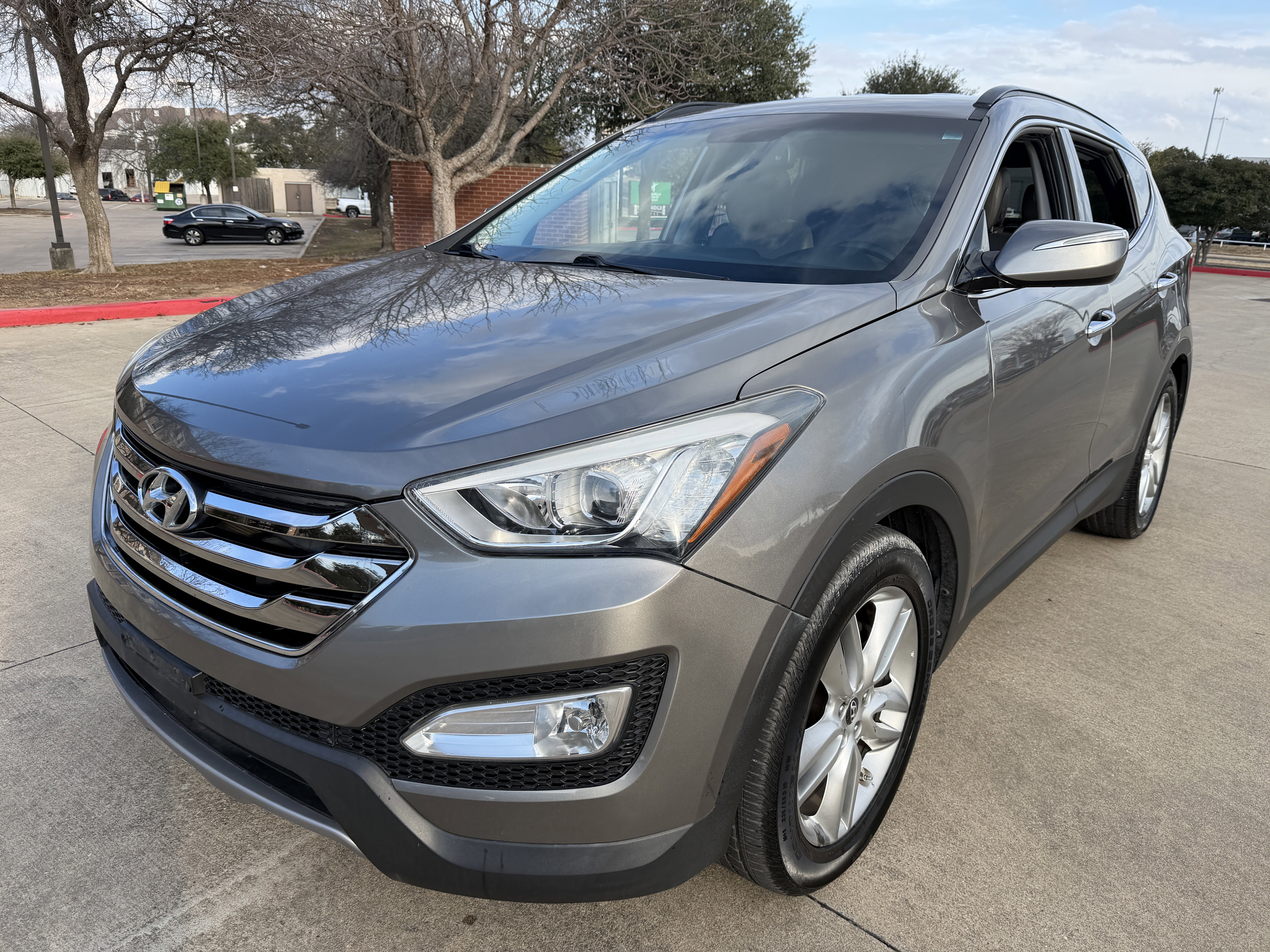 Used 2013 Hyundai Santa Fe Sport 2.0T FWD image 3