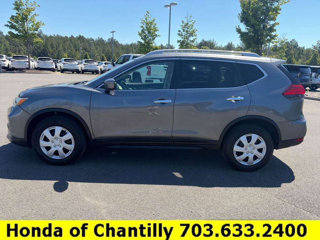 Used 2017 Nissan Rogue S w/ S Appearance Package AWD/4WD image 4