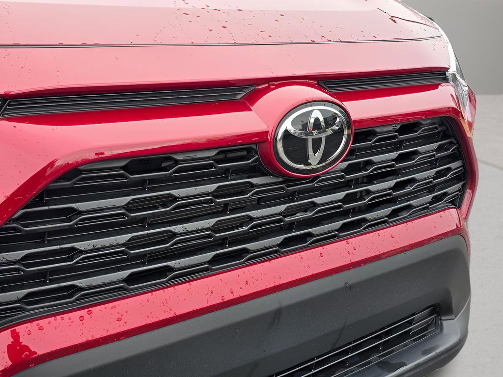 Used 2024 Toyota RAV4 LE image 9