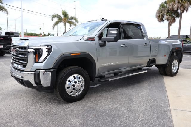 New 2026 GMC Sierra 3500 SLE w/ SLE Value Package AWD/4WD image 4
