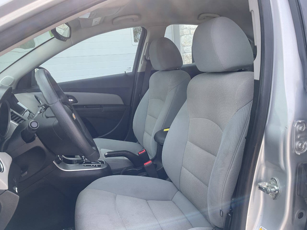 Used 2016 Chevrolet Cruze LT FWD image 15