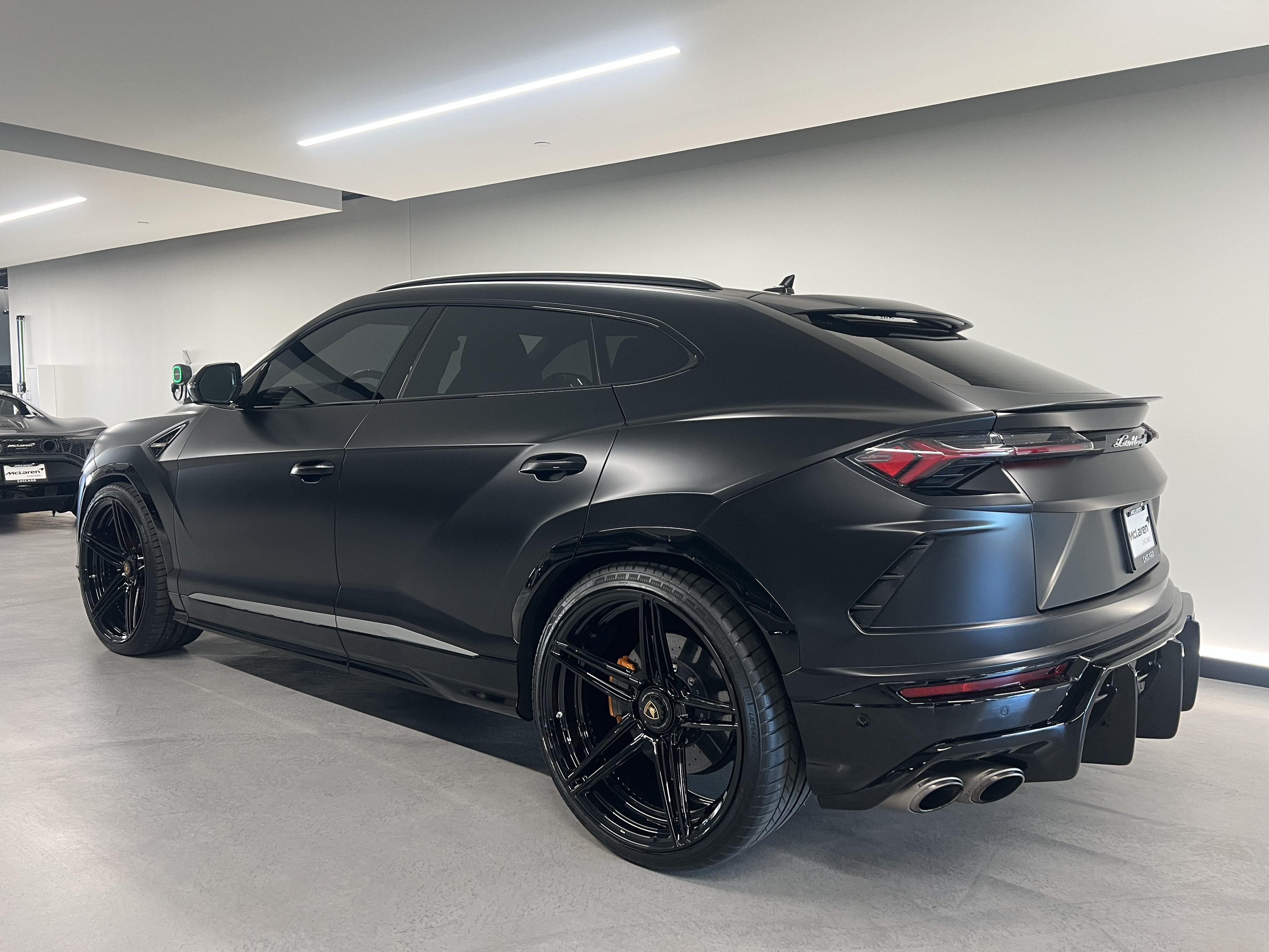 Used 2021 Lamborghini Urus AWD/4WD image 5
