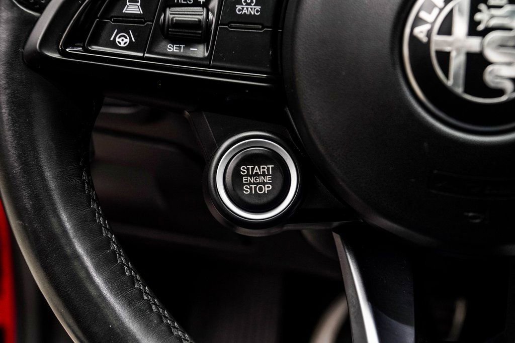 Used 2023 Alfa Romeo Giulia Veloce image 30