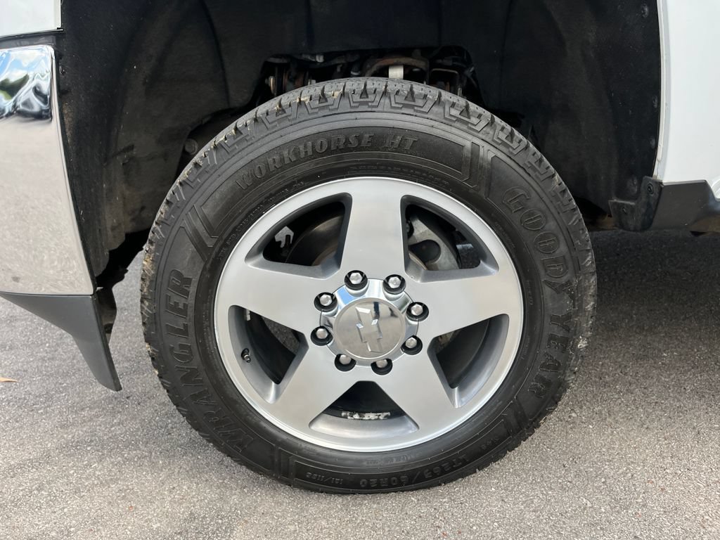 Used 2017 Chevrolet Silverado 2500 LTZ w/ Duramax Plus Package AWD/4WD image 28