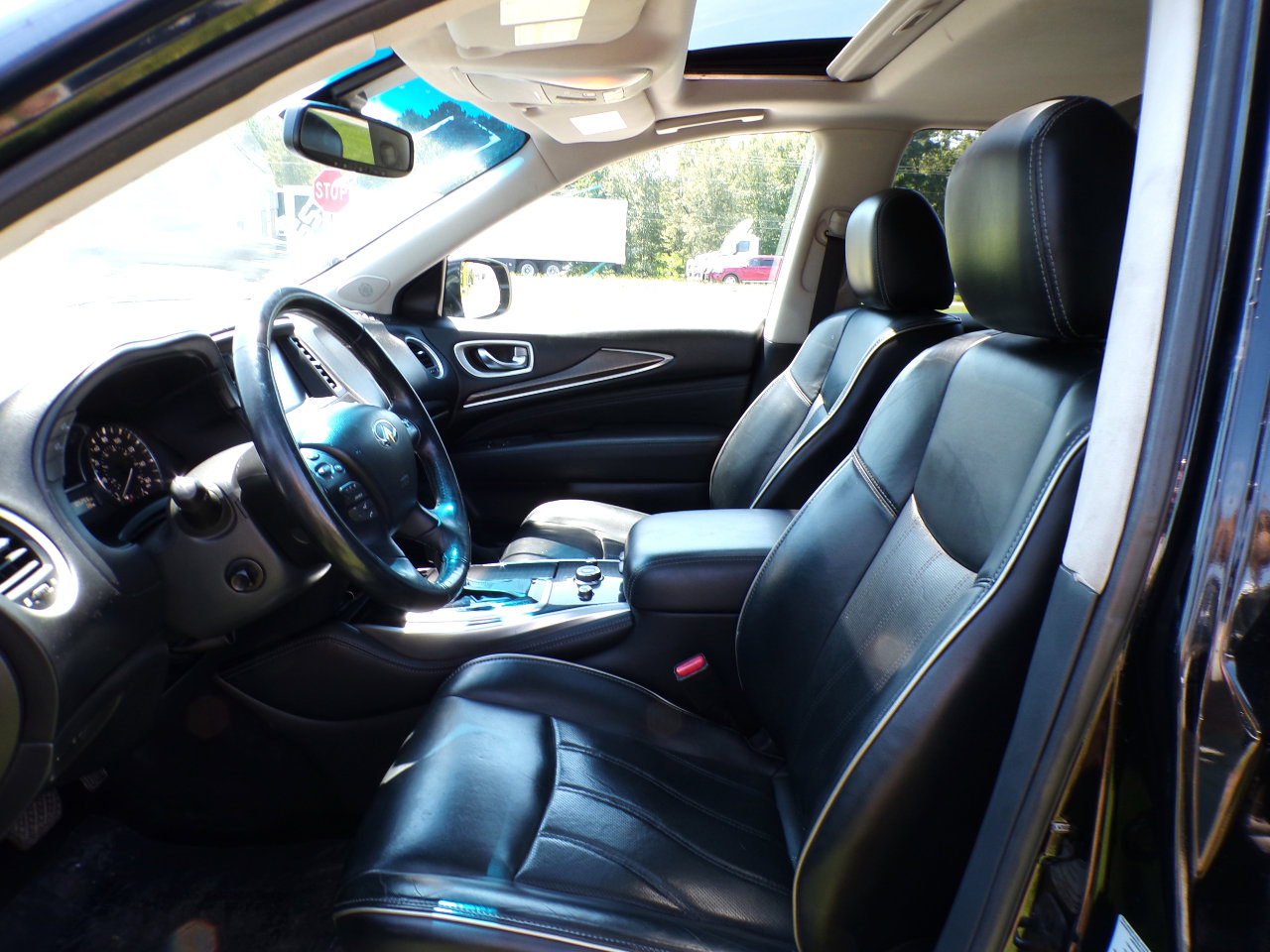 Used 2016 INFINITI QX60 AWD w/ Premium Plus Package image 34