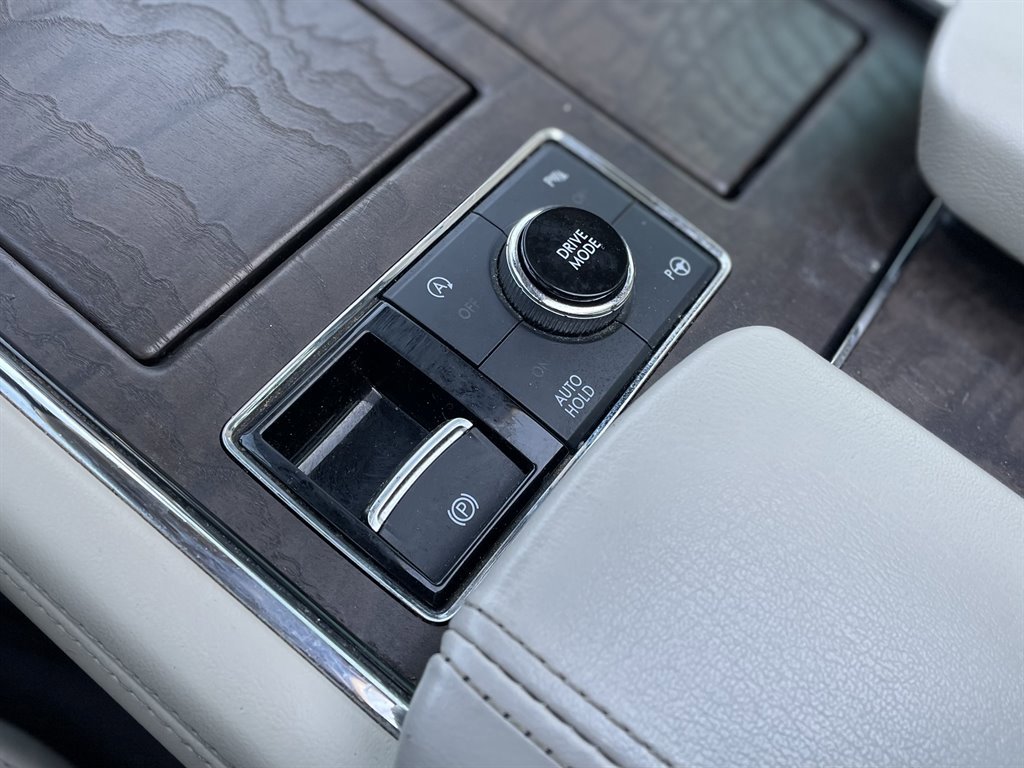 Used 2018 Lincoln Navigator L Select w/ Technology Package RWD image 31